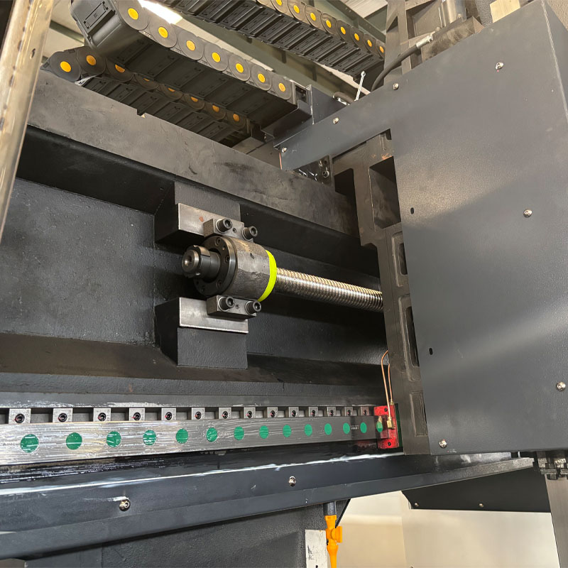 Heavy duty roller linear guideways for gantry machining center