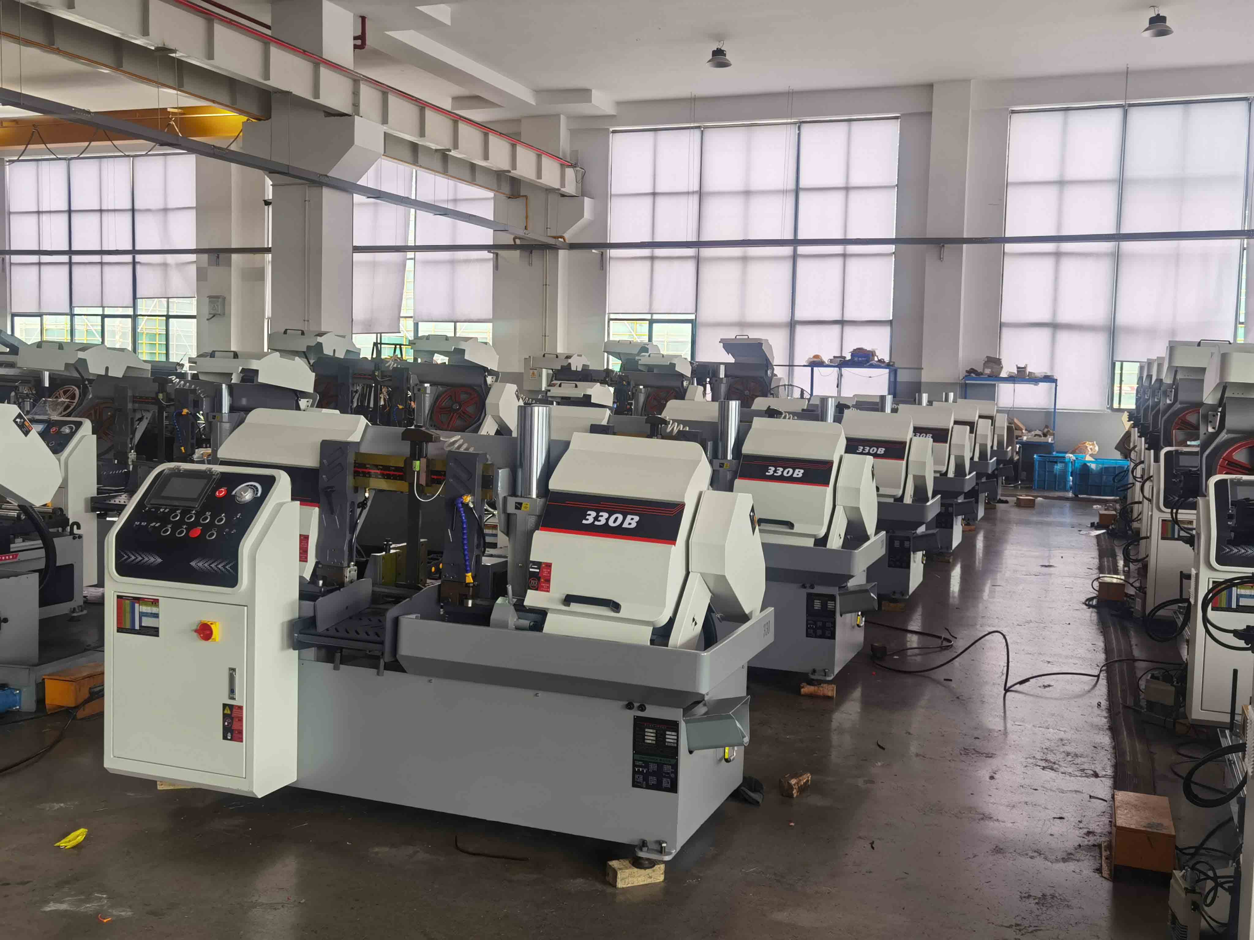 fully automatic metal cutting machine