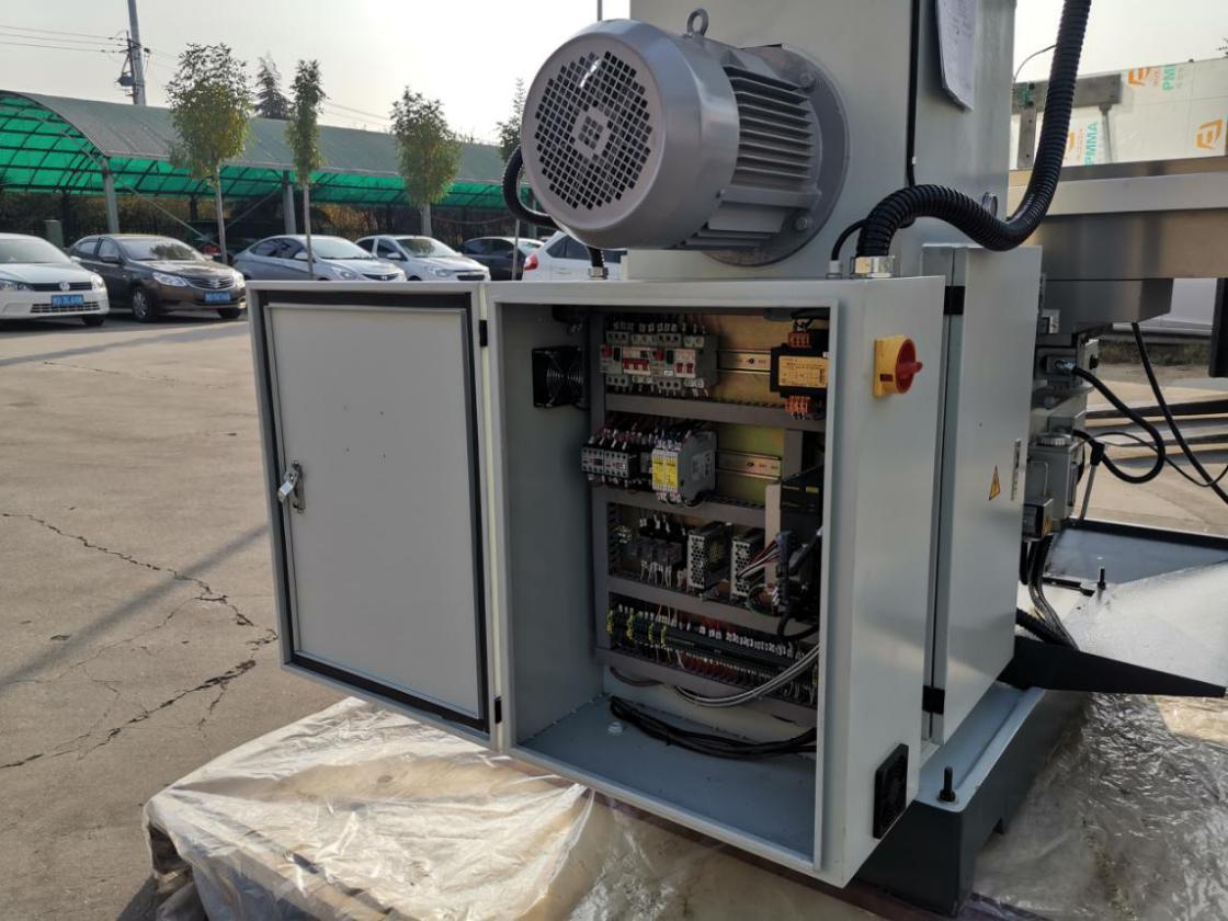 5.5kW main motor and gearbox of X6036 milling machine