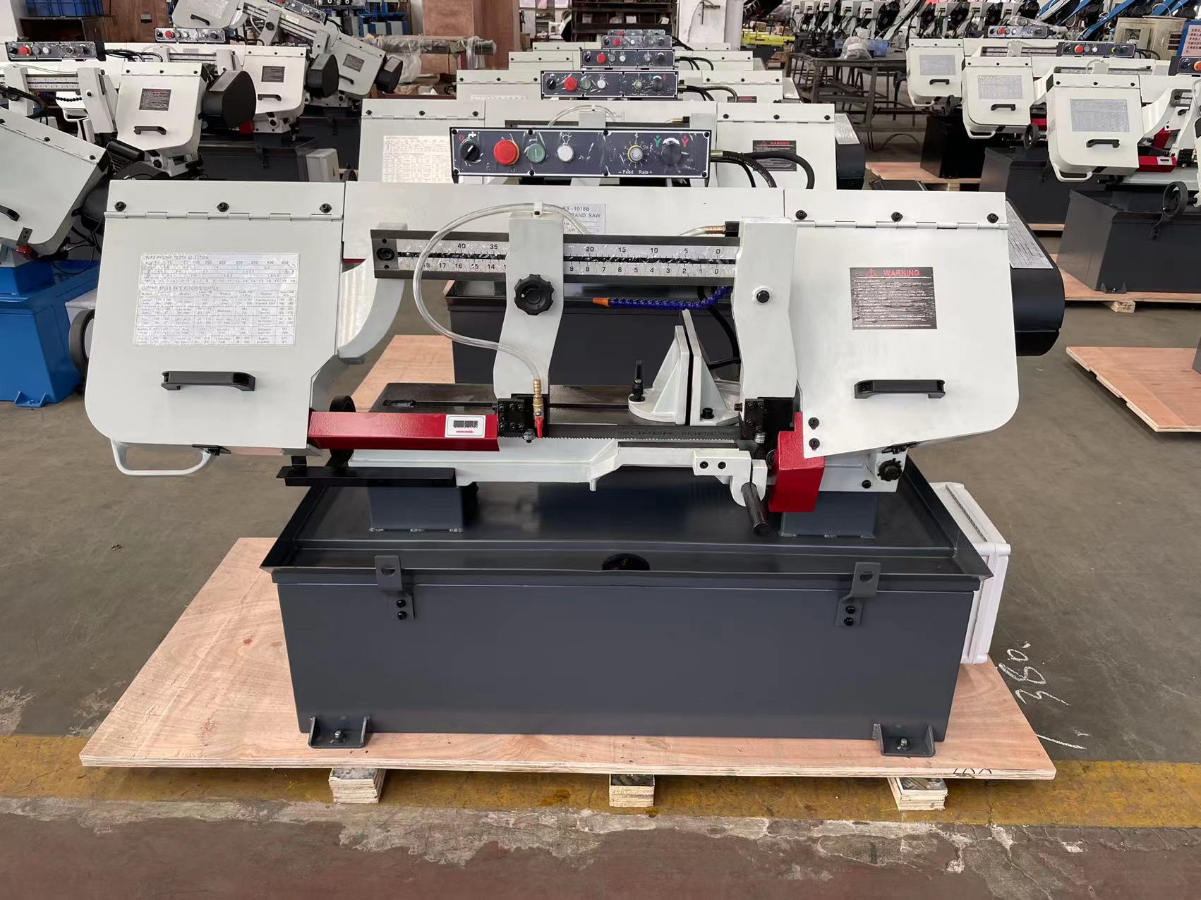 BS-1018B  is a heavy-duty horizontal miter bandsaw engineered to deliver uncompromising precision and power