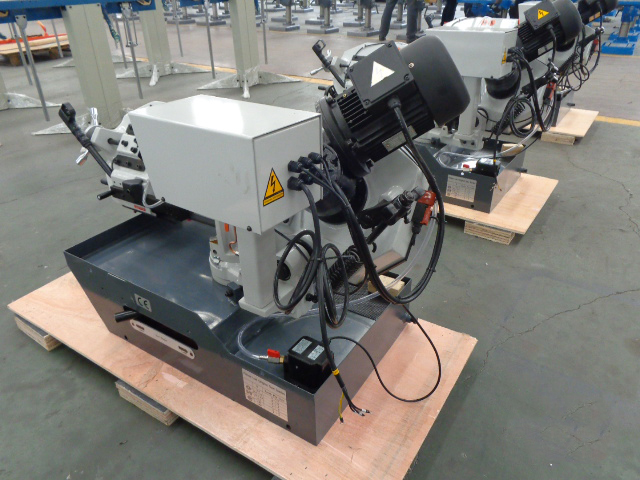 The direct gear drive transmission maximizes torque transfer to the blade,