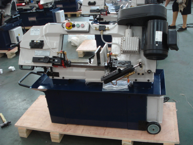 MFG BS-912B is a highly reliable, medium-duty horizontal miter bandsaw designed to deliver smooth