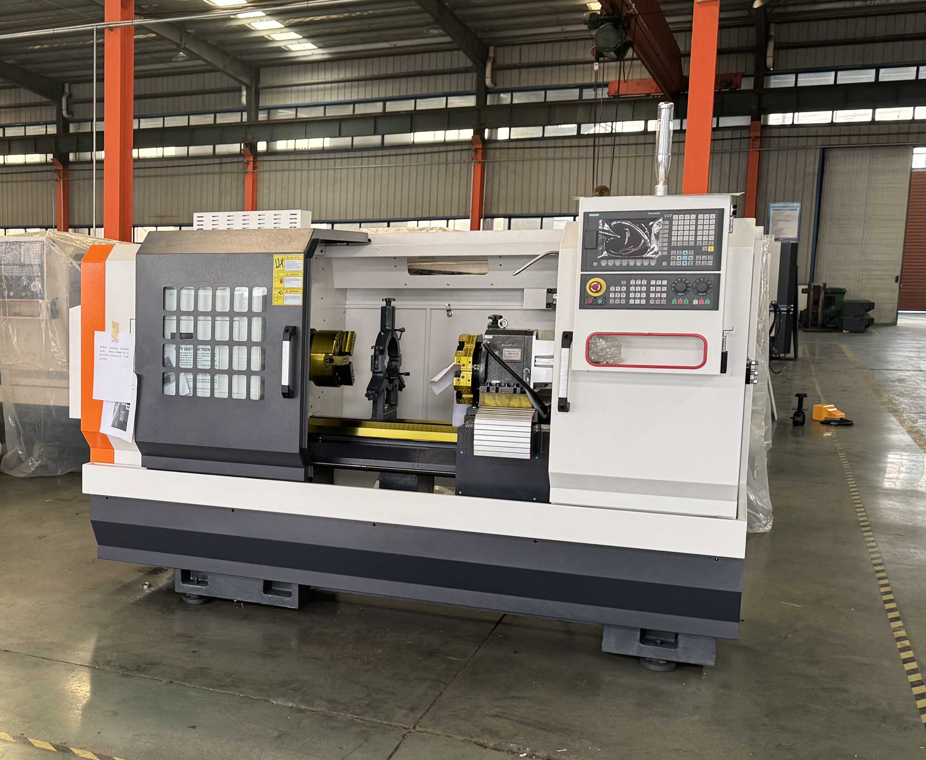 500mm Swing, 82mm Large Bore & 7.5kW Power for Heavy-Duty CNC Turning
