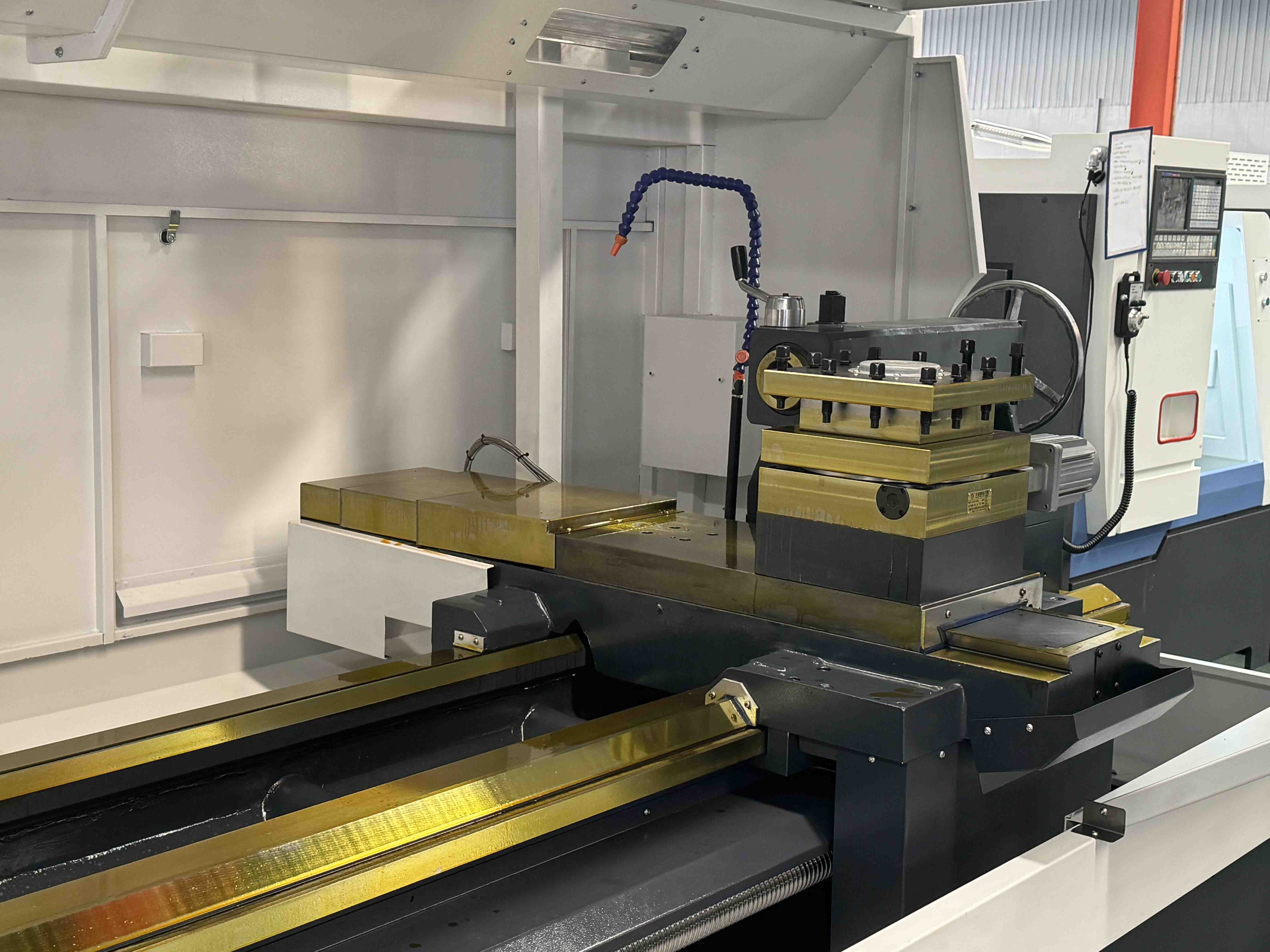 Advanced Non-Lift Electric Turret: The tool turret utilizes non-contact signal transmission to eliminate pinning issues.