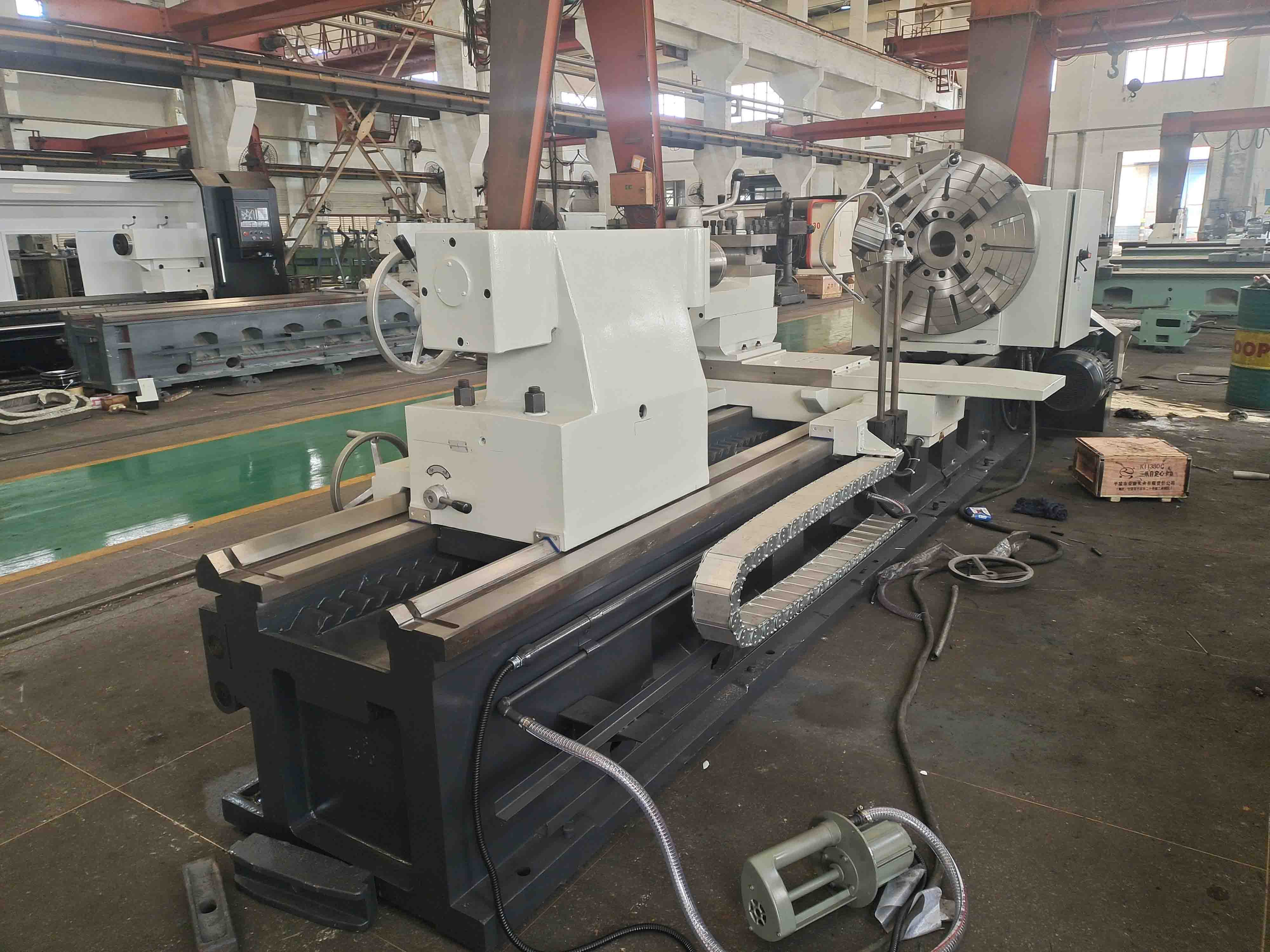 1250mm Swing, 780mm Extra-Wide Bed & 3-Point Spindle Support for Massive Part Turning
