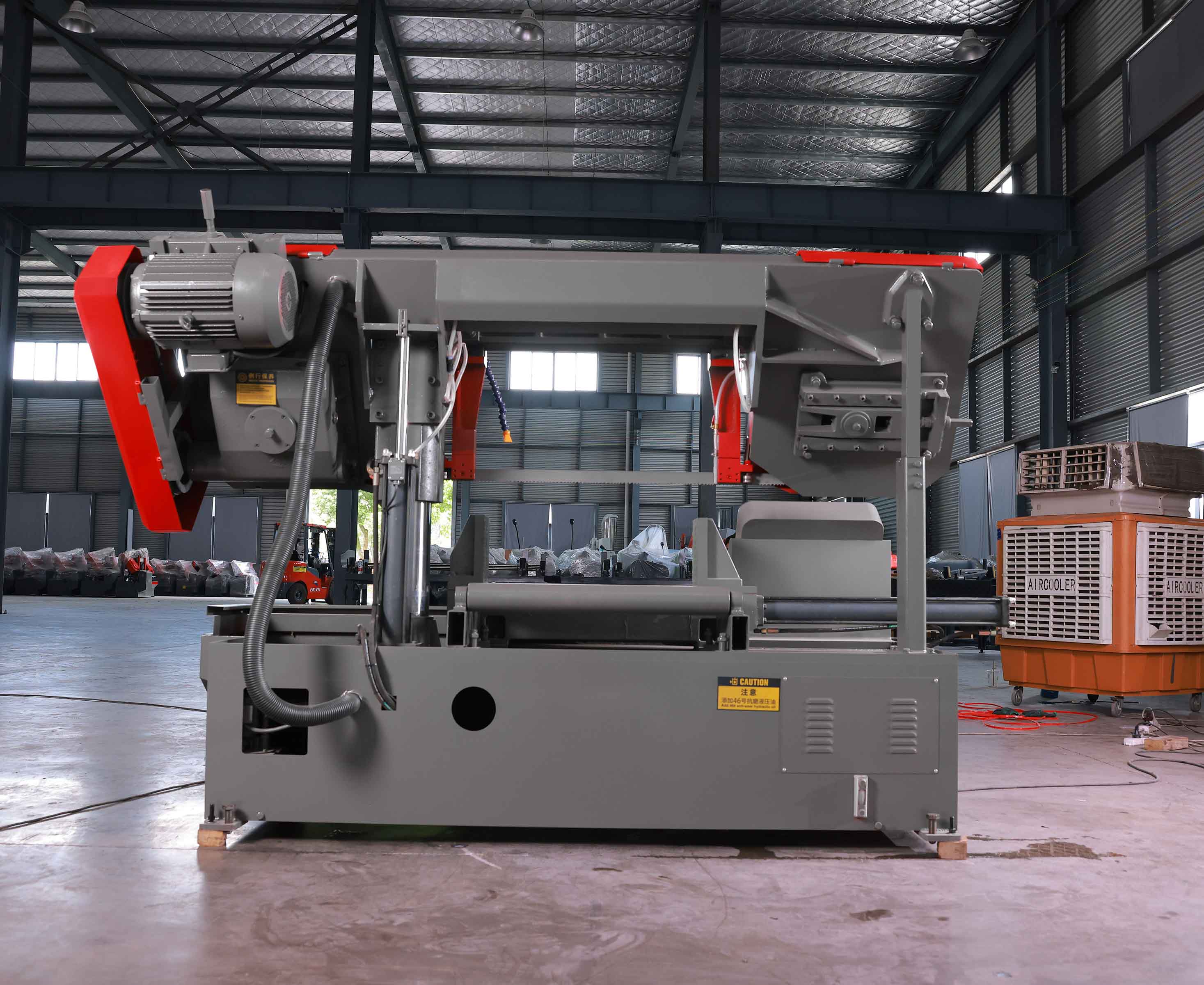stepless hydraulic feed horizontal band saw