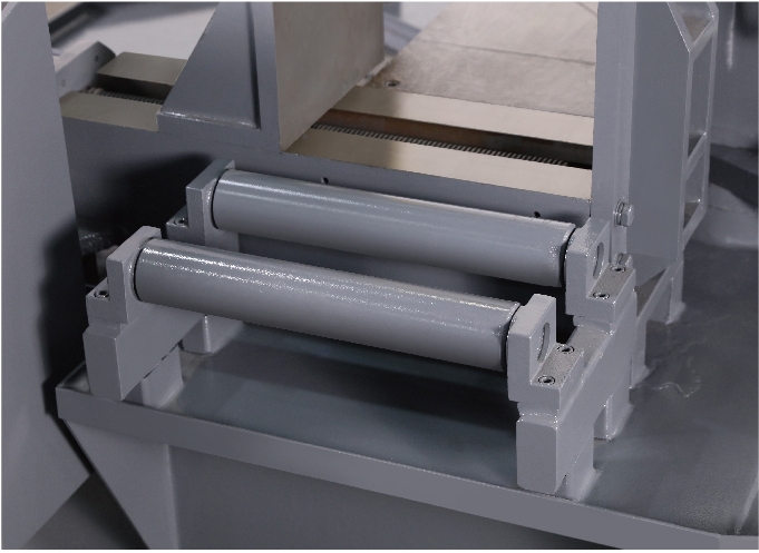 HX-40S is an advanced semi-automatic horizontal metal band saw