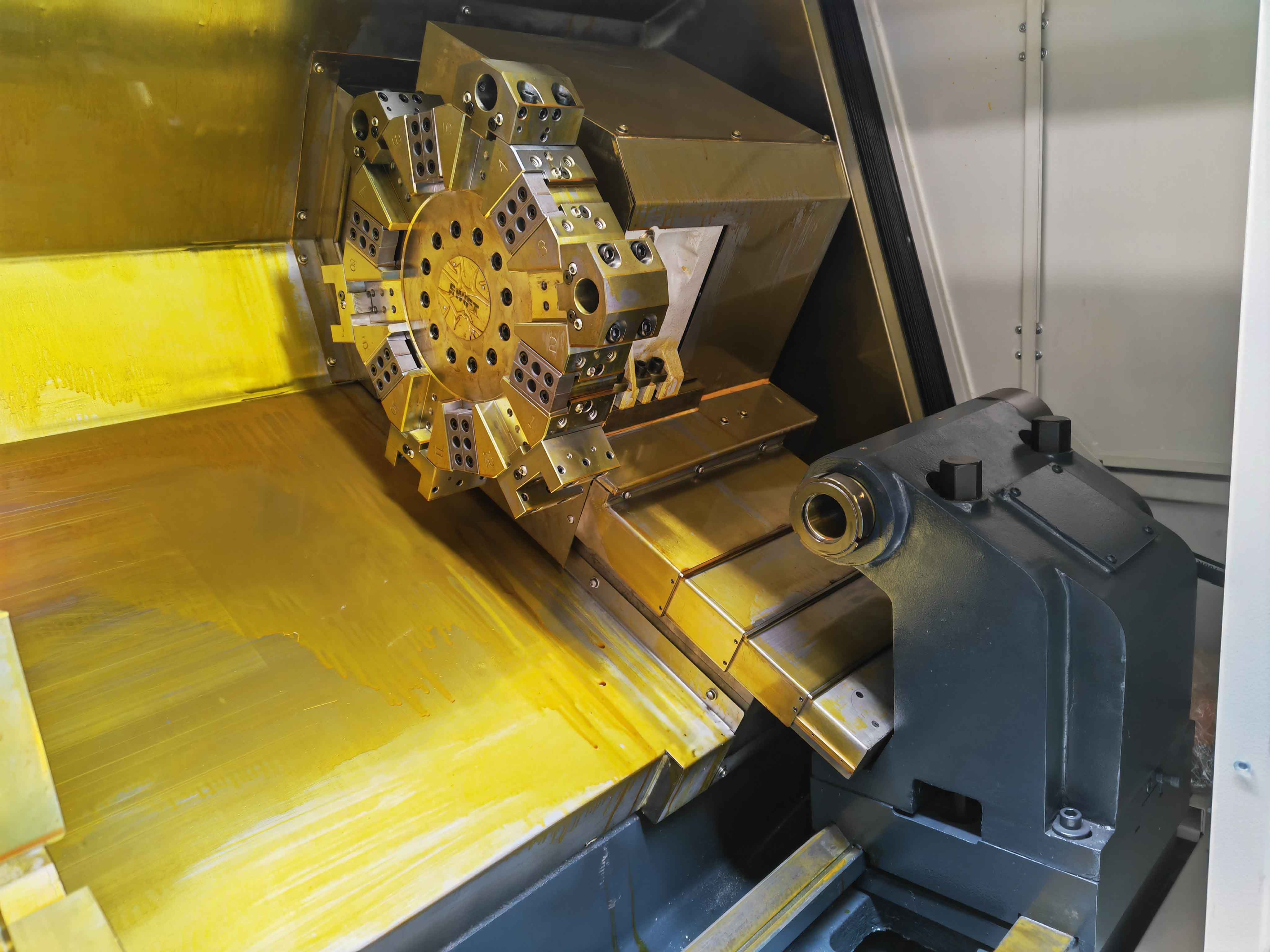 Heavy-Duty Taiwan Linear Guides: Utilizes premium preloaded Taiwan linear rolling guides featuring a 4-row roller design with a 45° contact angle