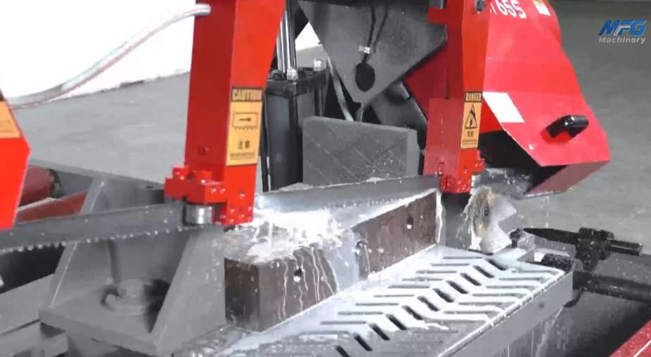 band-saw-cutting-view.png