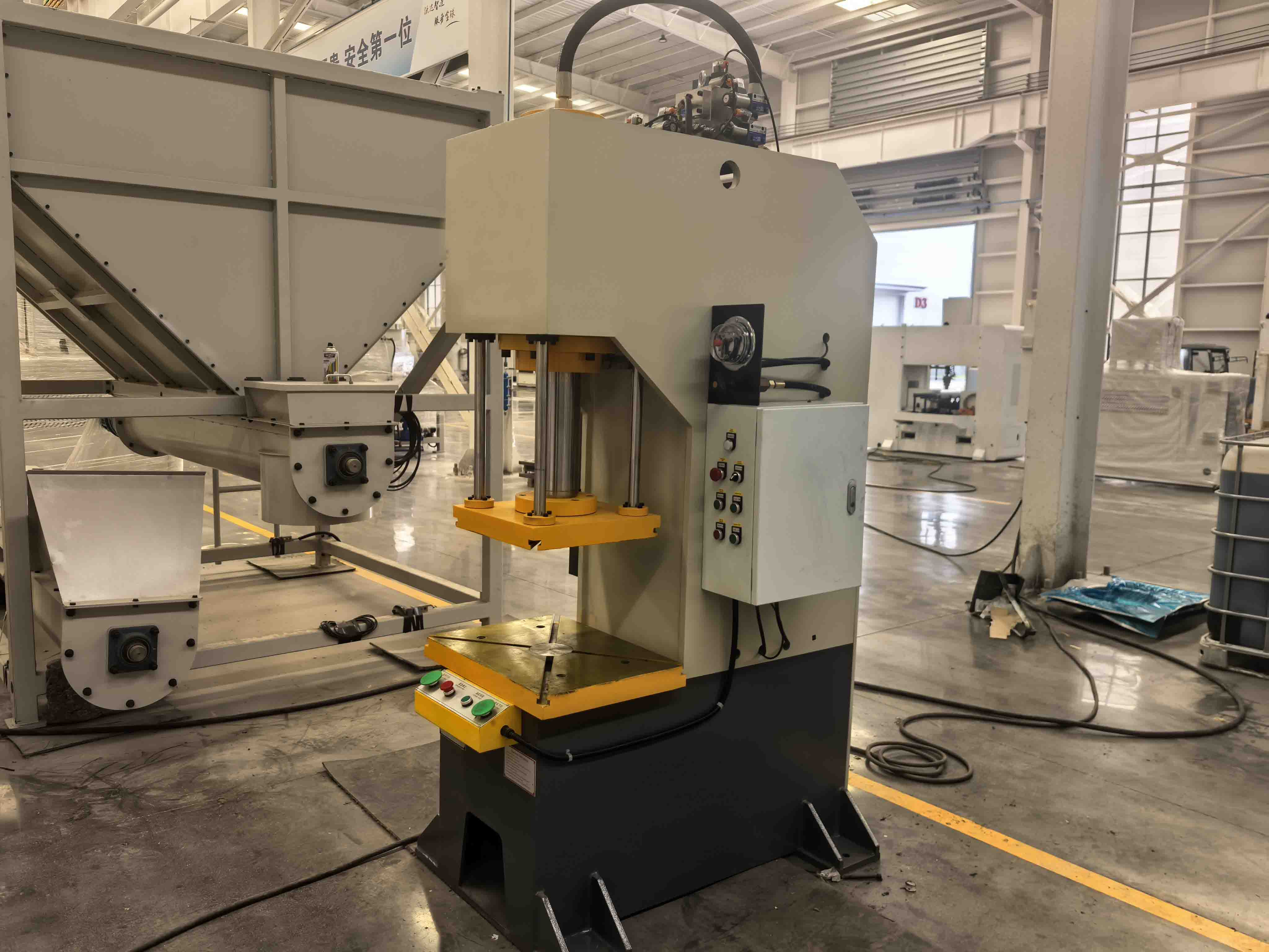 C-frame hydraulic press