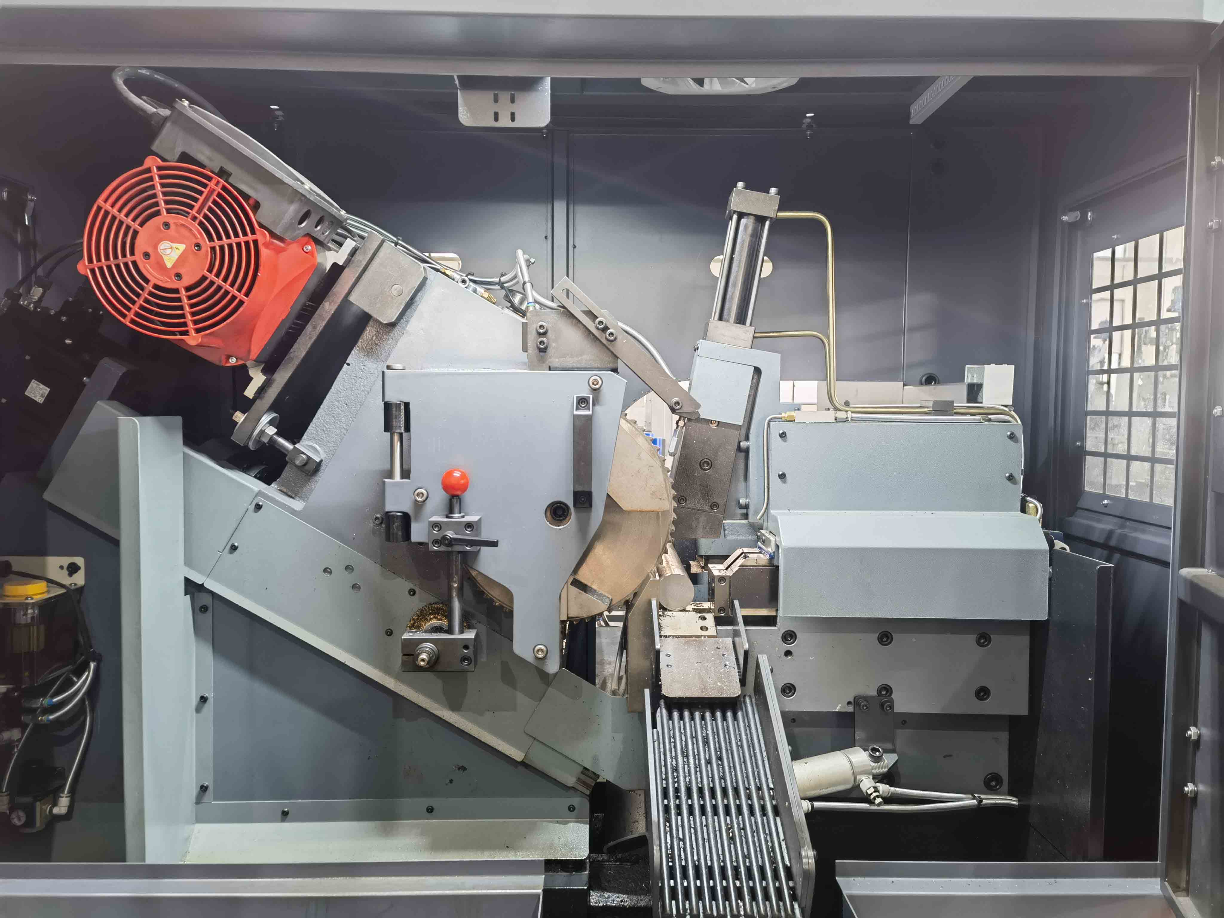 Servo driven heavy duty high precision metal circular saw machine with TCT saw blade