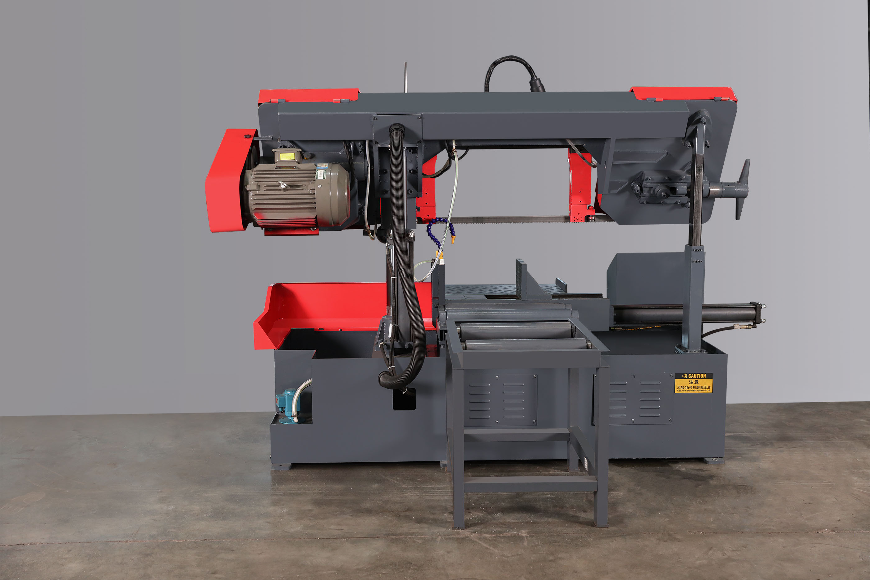 Hydraulic manual clamp stepless feed bandsaw