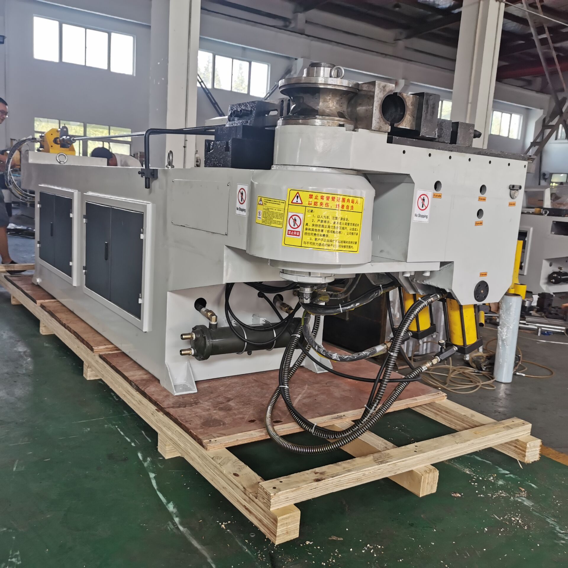11KW high power NC tube bender with 14Mpa max system pressure