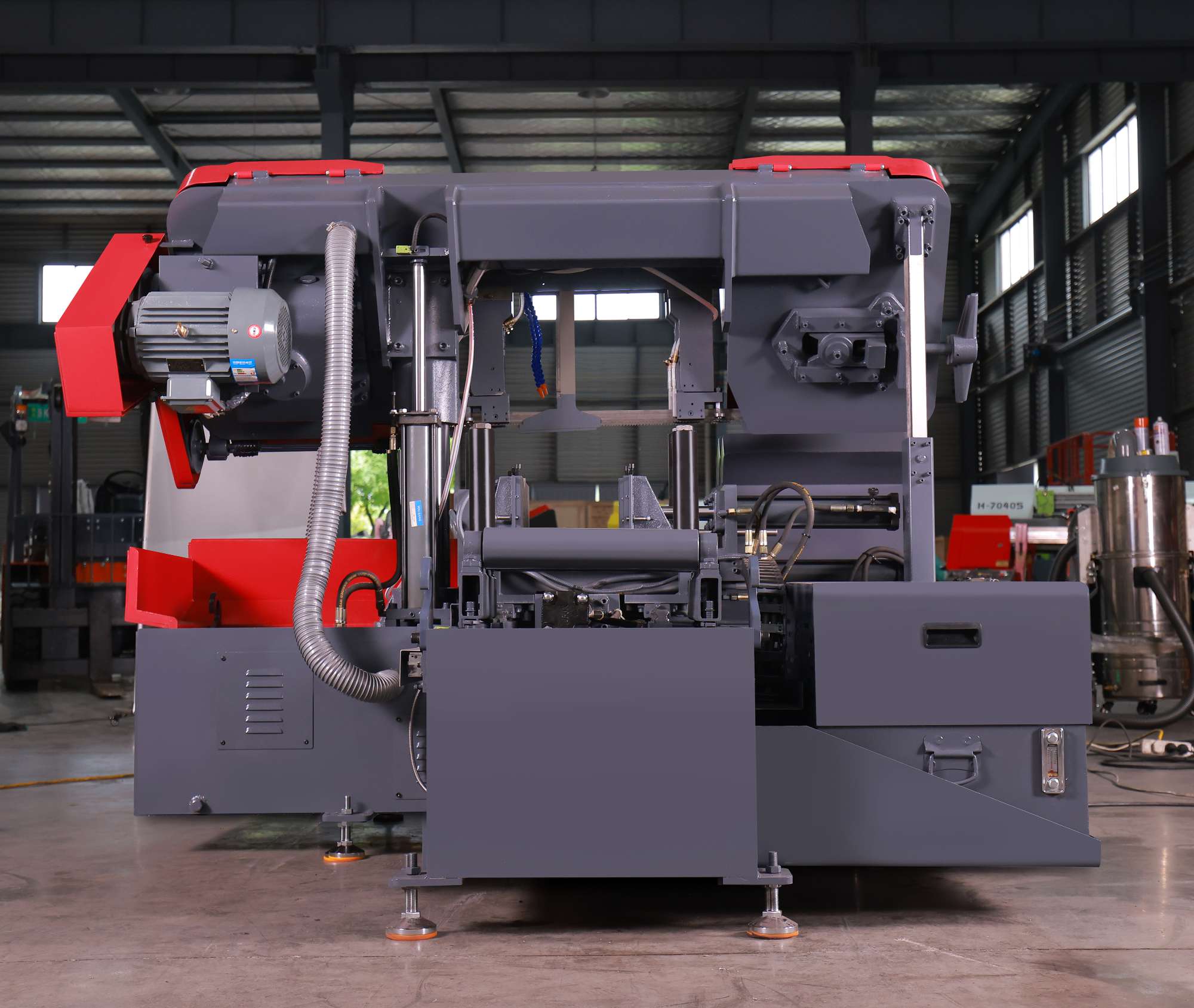 Cutting capacity chart for H2-33N horizontal metal saw Rear View
