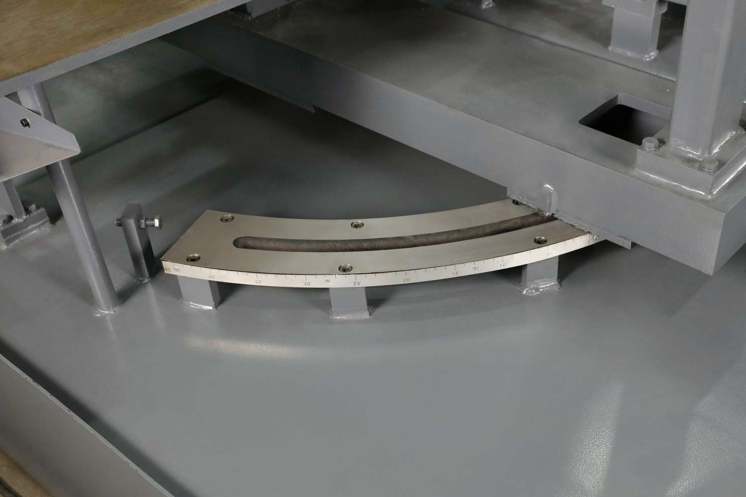 Hydraulic rotary base and angle encoder for 0 to 45 degree precision miter cutting by MFG