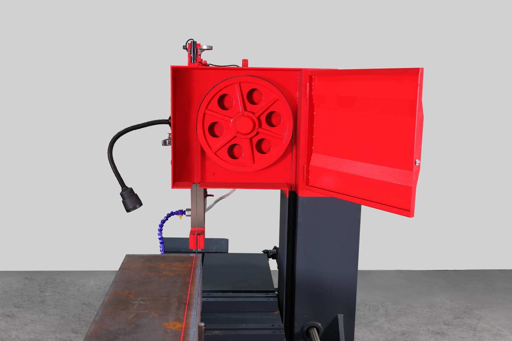 Vertical band saw main transmission system with large driving wheel and stepless speed pulley by MFG