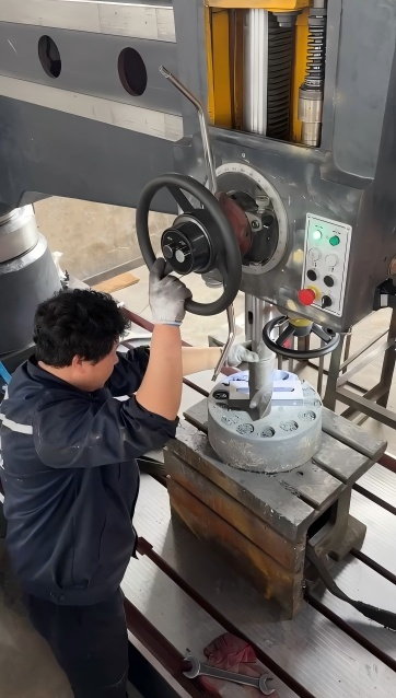 mfg-radial-drilling-machine-operation.png