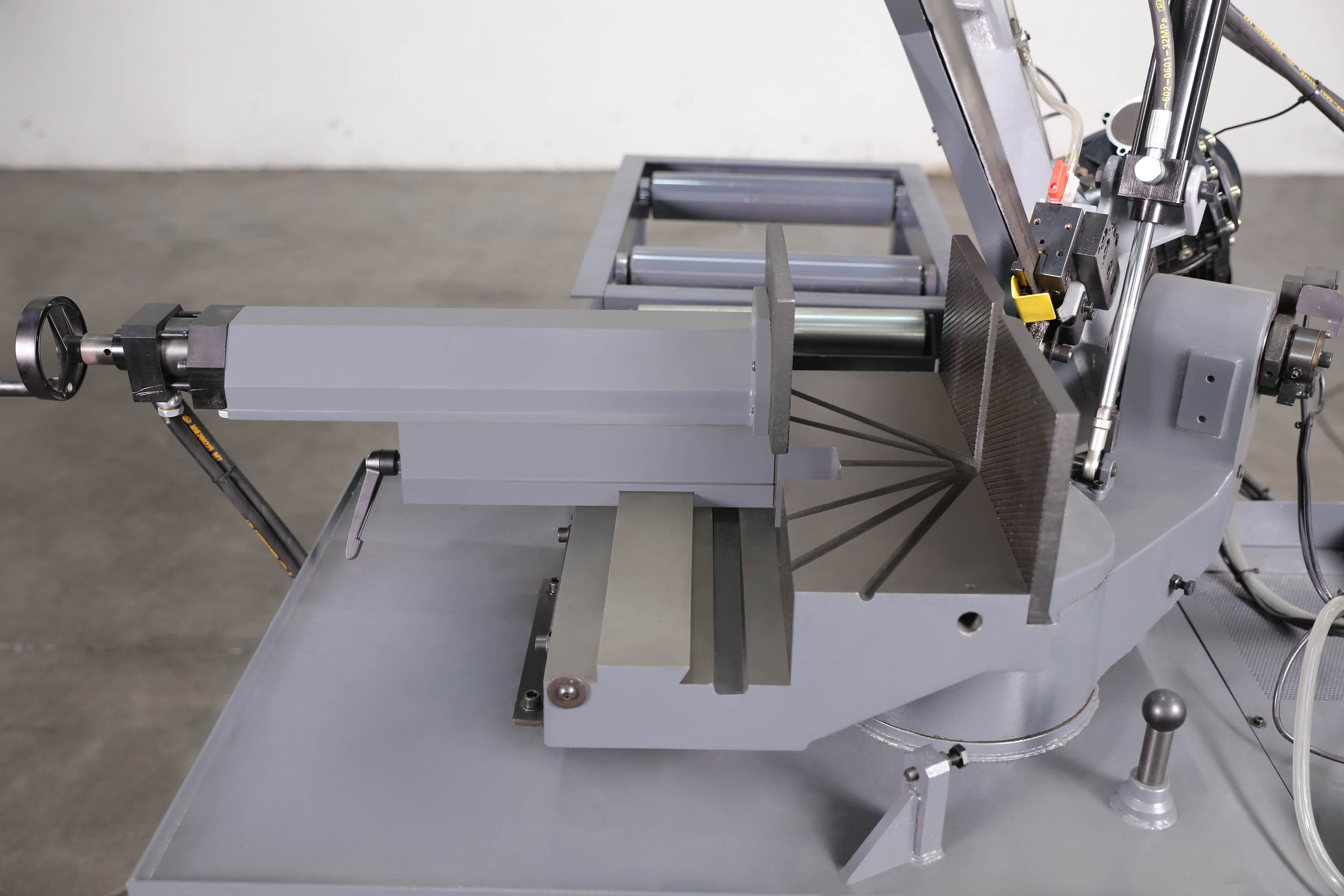 Hydraulic Clamping, Handwheel Roller Feed & Reliable Pivot Frame for Profile and Tube Cutting
