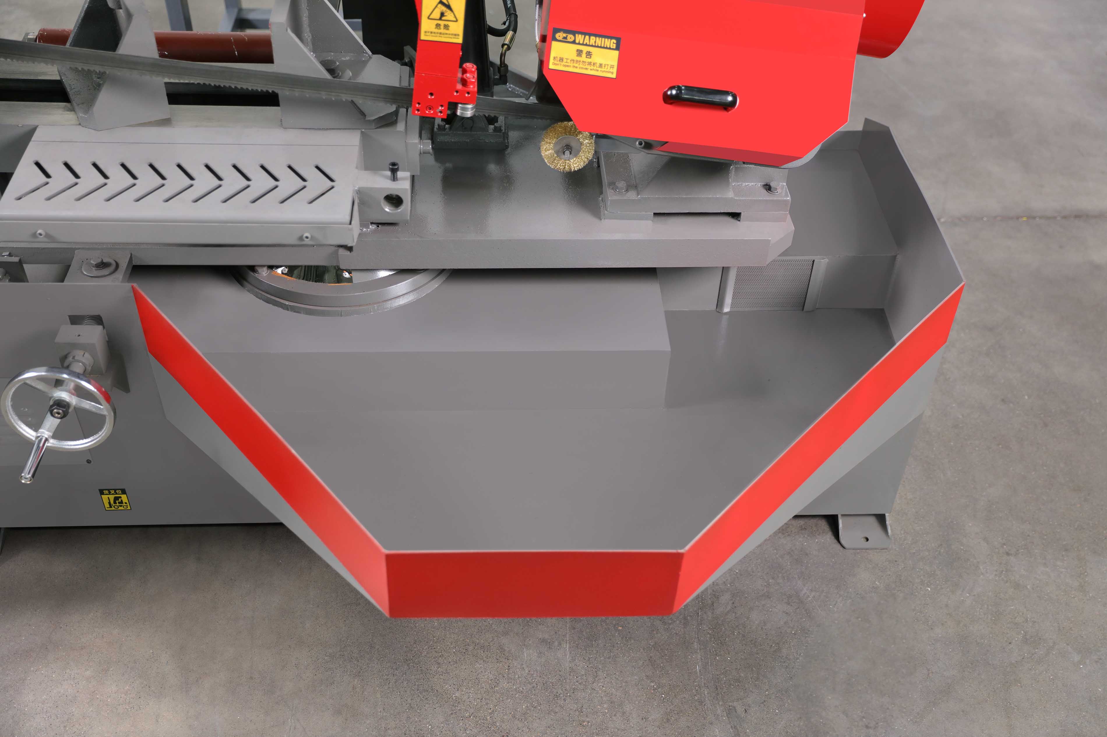 The MFG PX-28/45S is a highly efficient, semi-automatic horizontal metal band saw engineered with a robust scissor-type (pivot) architecture.