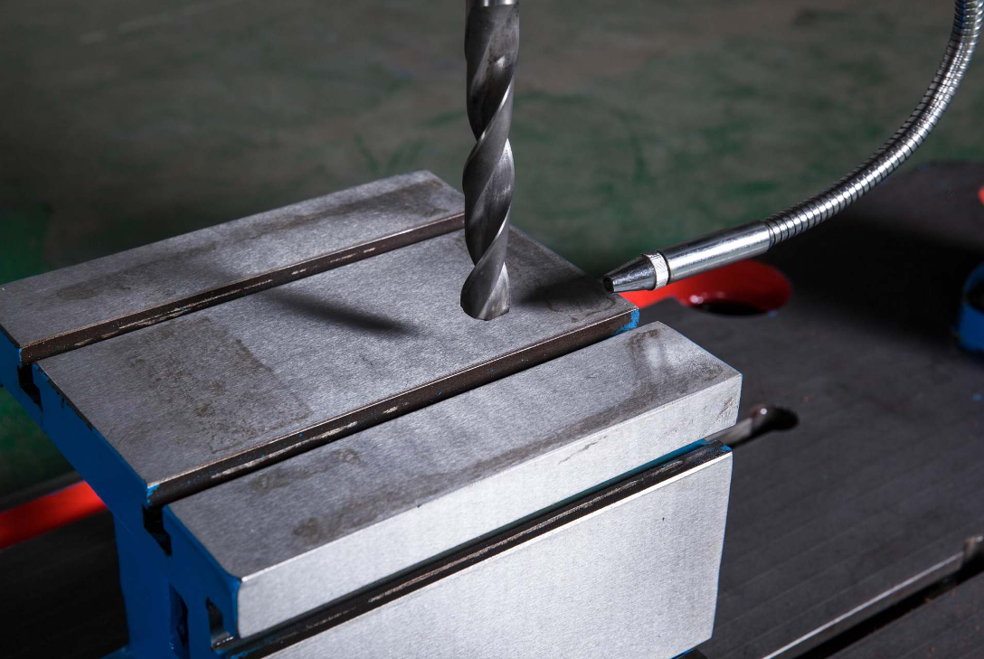 radial-drilling-machine-coolant-system.png