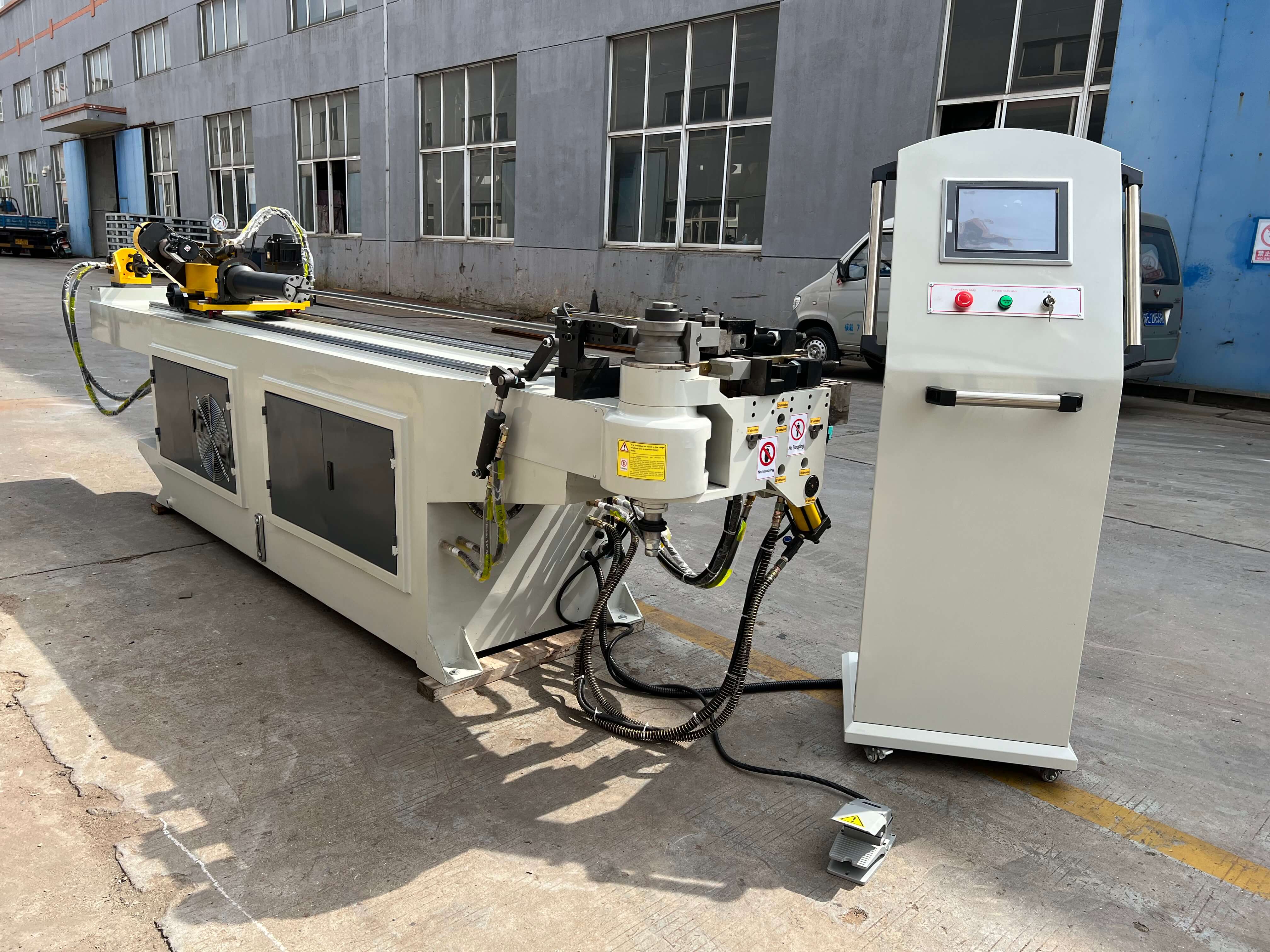 Heavy duty 190 degree hydraulic tube bender with servo corner and feeding control system
