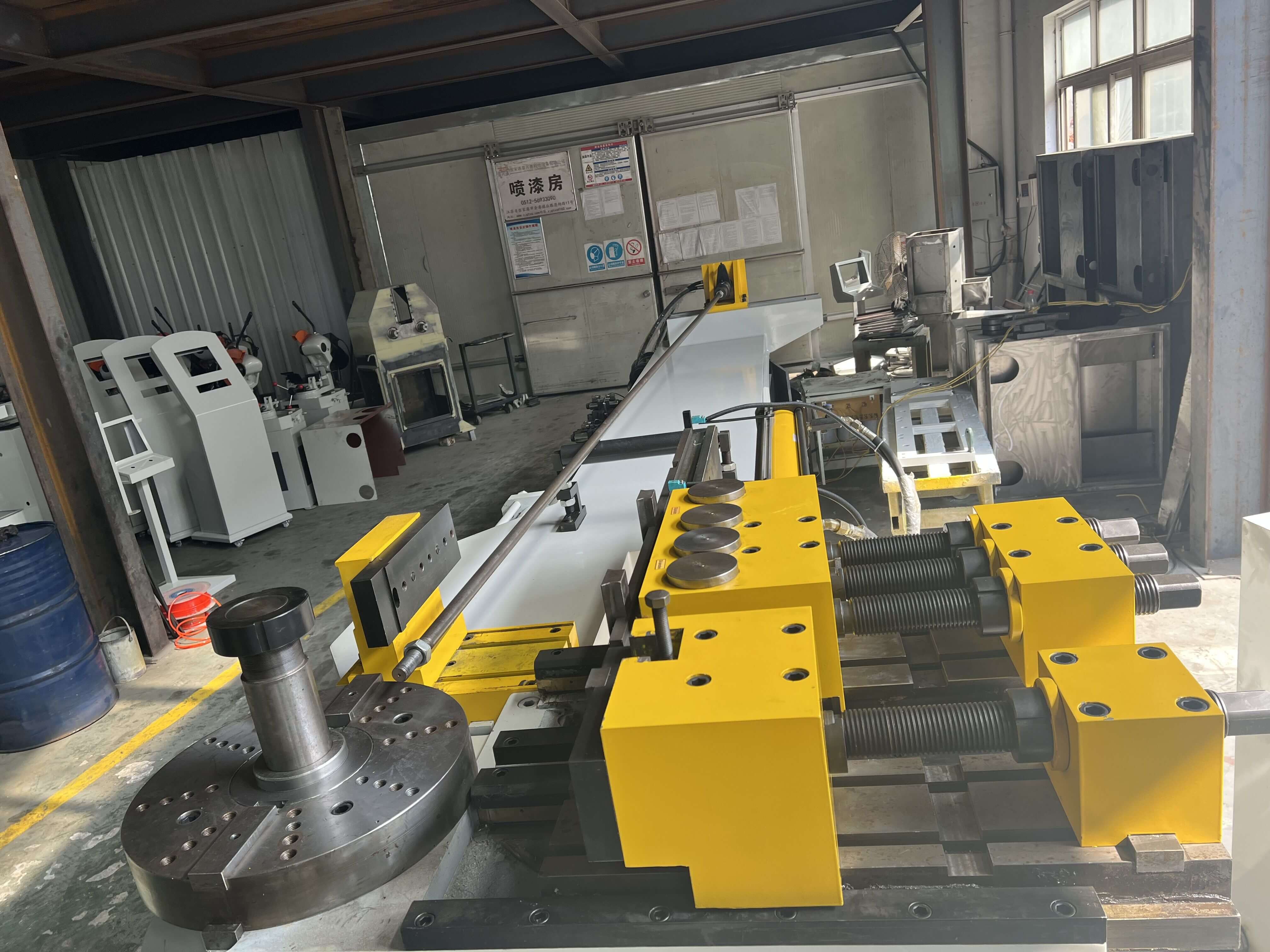 Large hydraulic pipe bending equipment with 4500mm standard core length and 400L oil tank