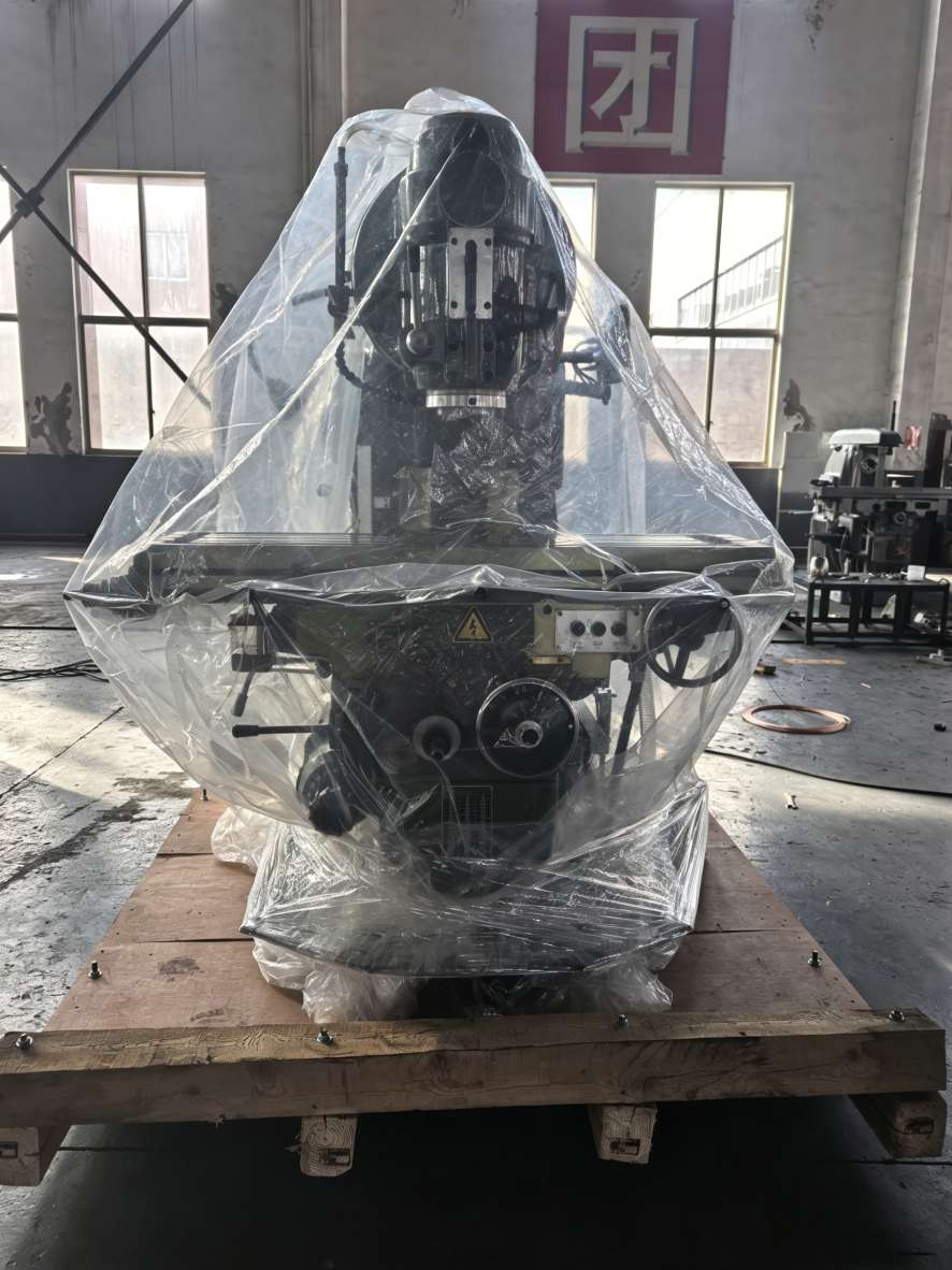 X5040 milling table detail featuring 3-18-90 T-slots and 800kg maximum load capacity